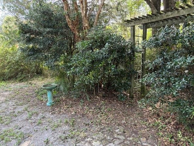 For Rent: $1,400 (3 beds, 2 baths, 1216 Square Feet)