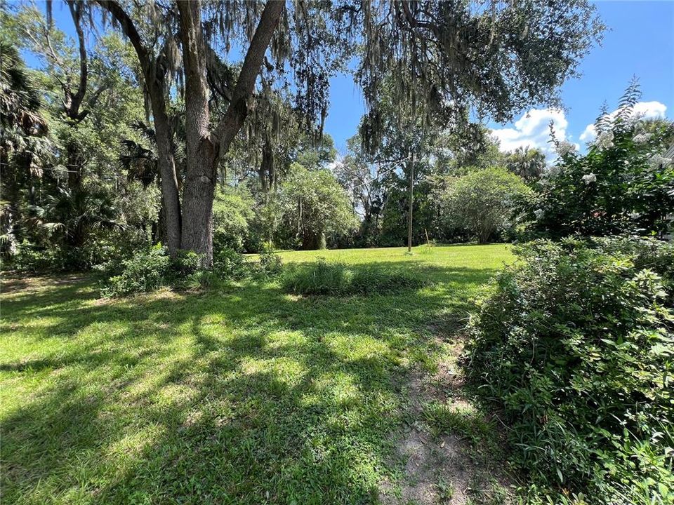 For Rent: $1,400 (3 beds, 2 baths, 1216 Square Feet)