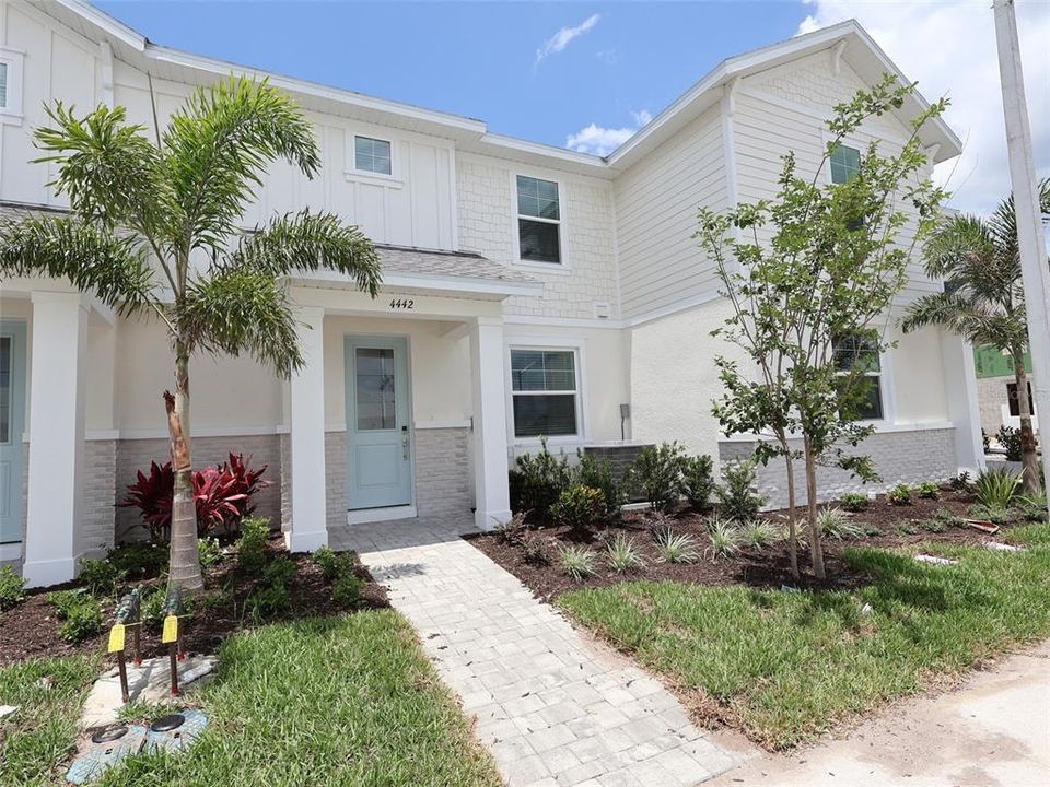 For Sale: $424,999 (3 beds, 2 baths, 1702 Square Feet)
