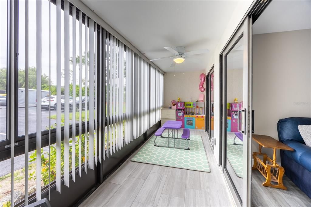 For Sale: $159,715 (3 beds, 2 baths, 1076 Square Feet)