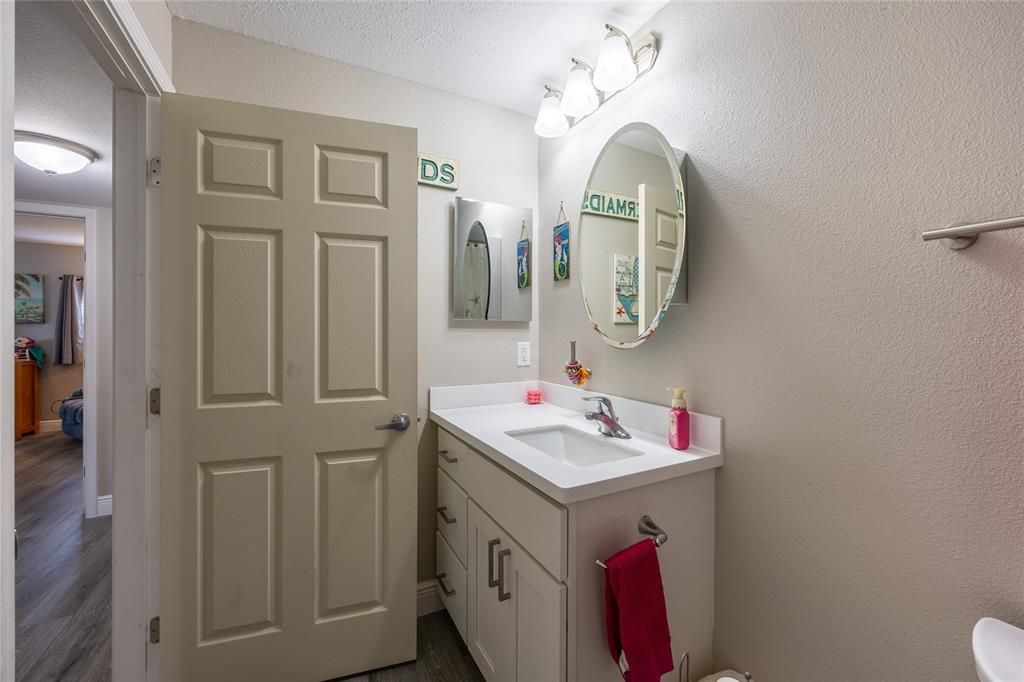 For Sale: $159,715 (3 beds, 2 baths, 1076 Square Feet)