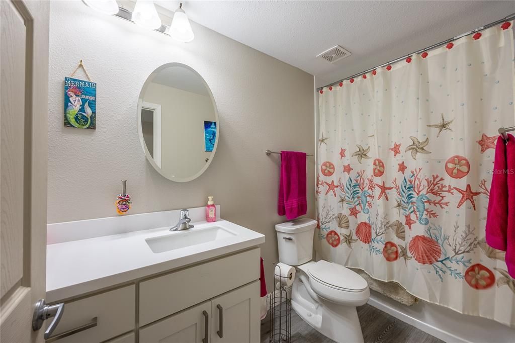 For Sale: $159,715 (3 beds, 2 baths, 1076 Square Feet)