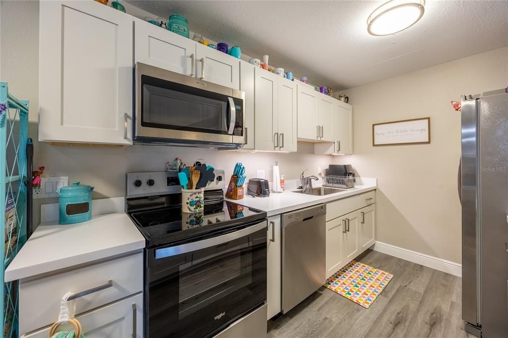 For Sale: $159,715 (3 beds, 2 baths, 1076 Square Feet)