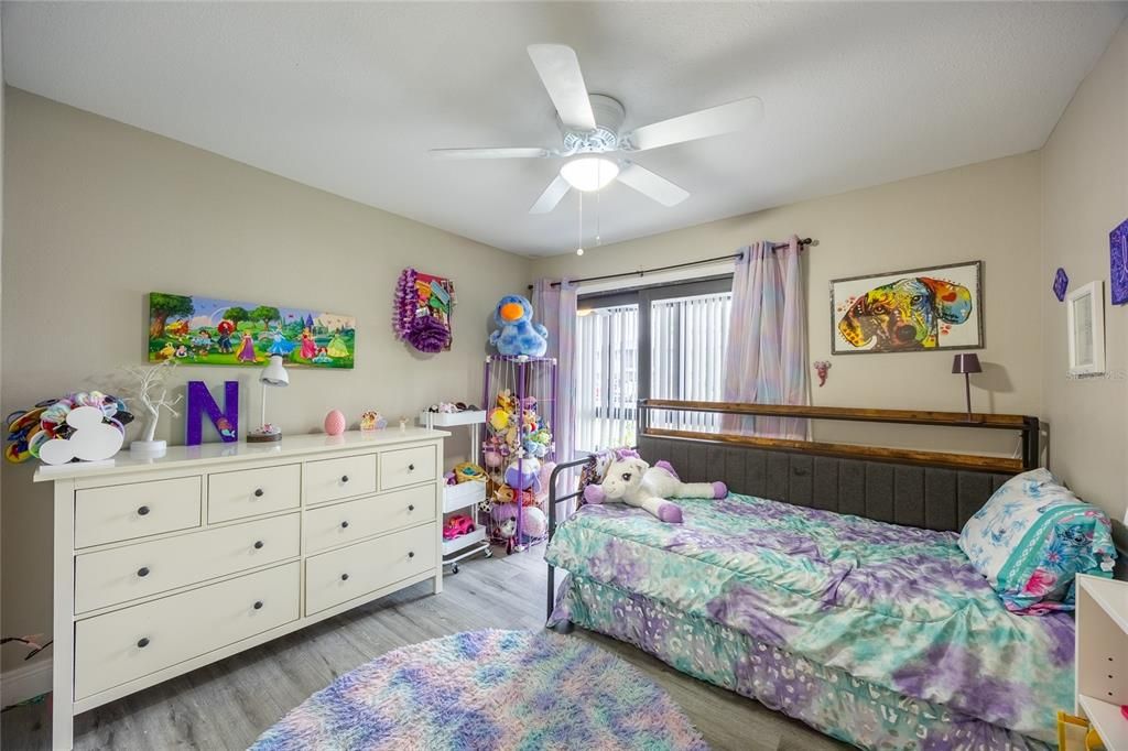 For Sale: $159,715 (3 beds, 2 baths, 1076 Square Feet)
