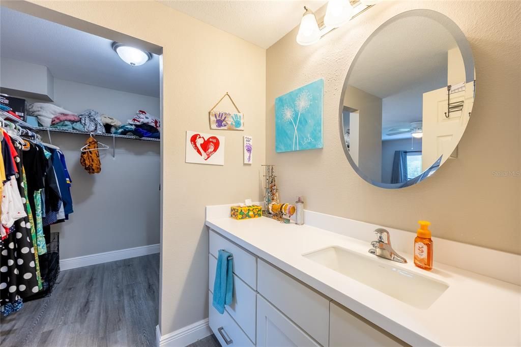 For Sale: $159,715 (3 beds, 2 baths, 1076 Square Feet)