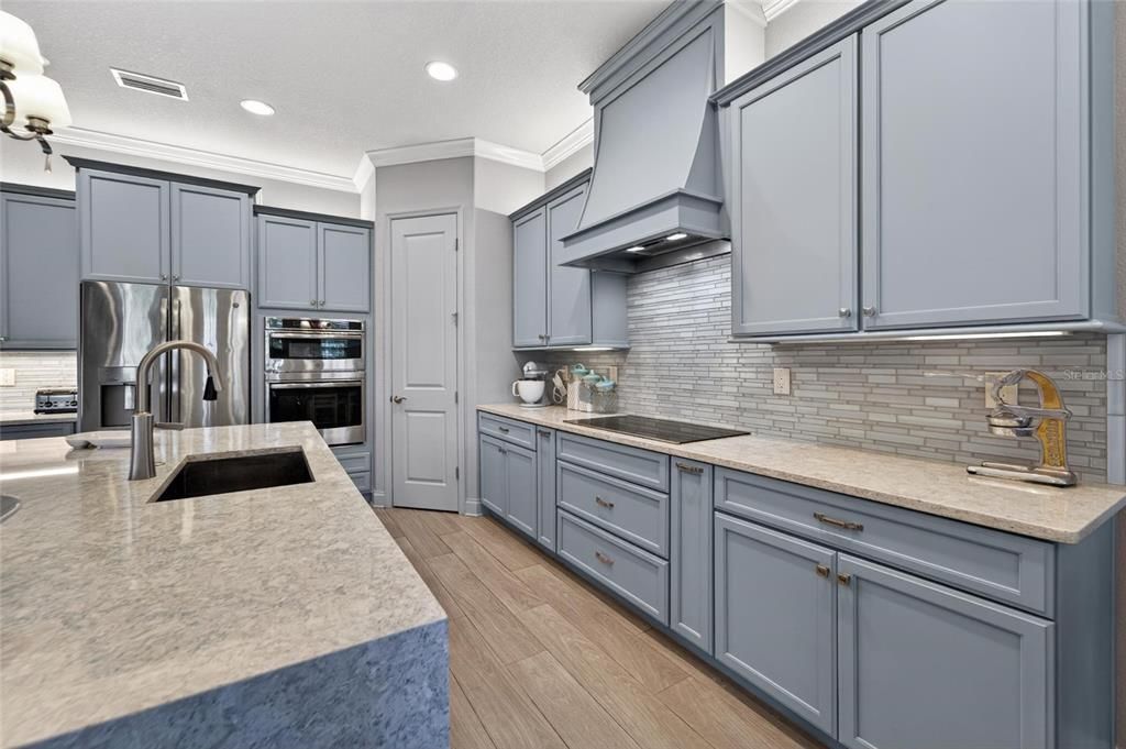 For Sale: $475,000 (4 beds, 2 baths, 2269 Square Feet)