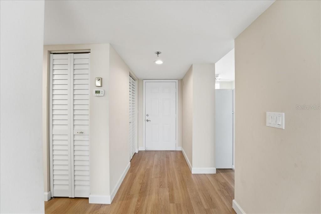 На продажу: $189,000 (2 спален, 2 ванн, 1256 Квадратных фут)