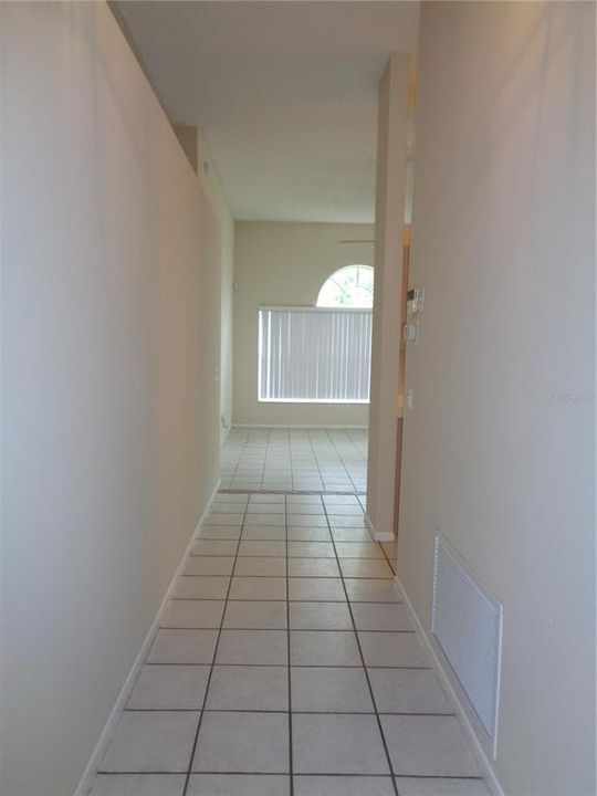 En Renta: $2,295 (3 camas, 2 baños, 1750 Pies cuadrados)