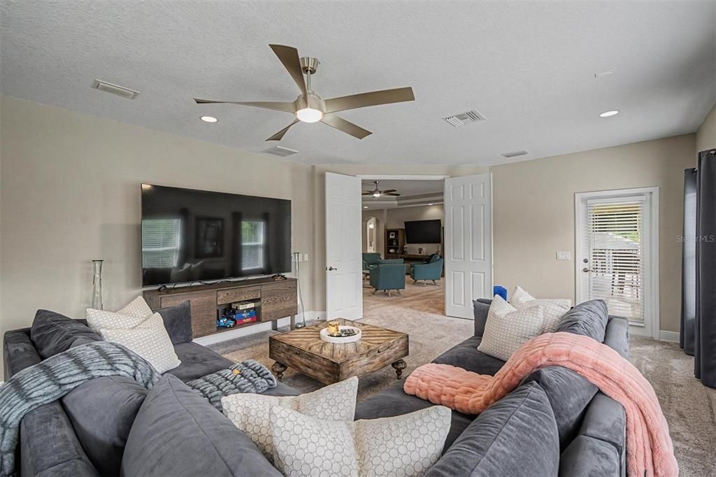 For Sale: $1,185,000 (5 beds, 3 baths, 4794 Square Feet)