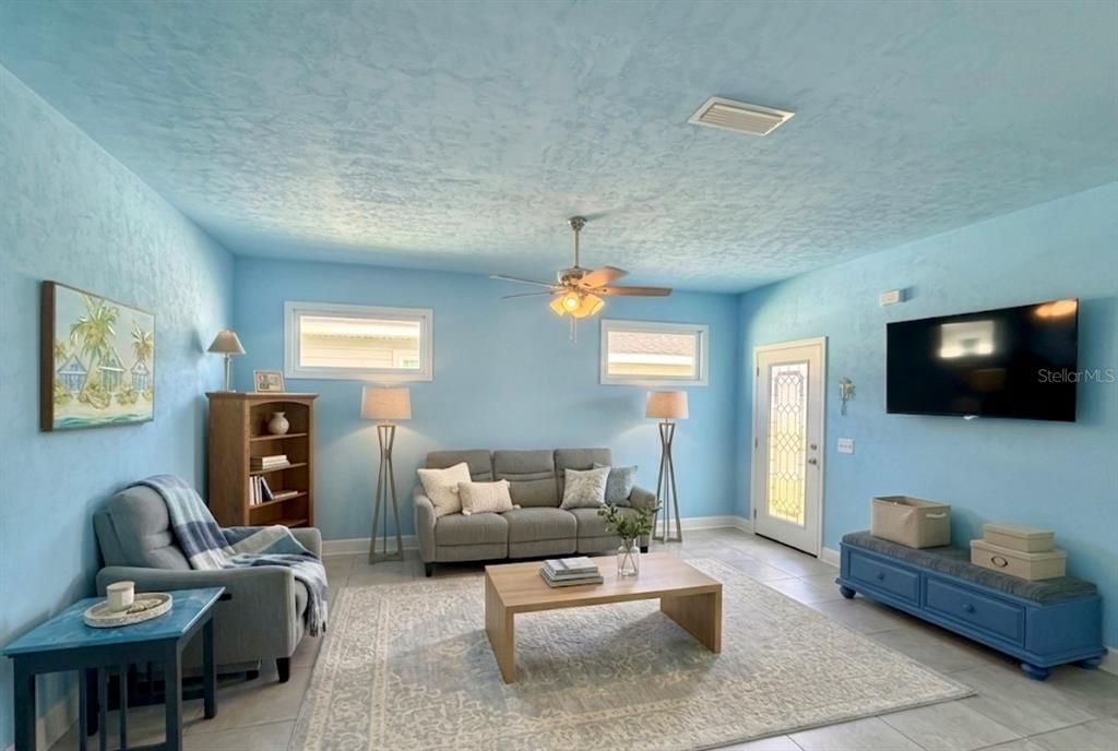For Sale: $270,000 (3 beds, 2 baths, 1314 Square Feet)