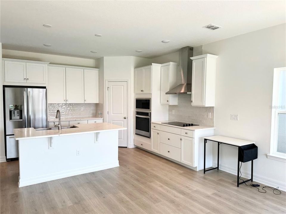 For Rent: $2,499 (3 beds, 3 baths, 1856 Square Feet)