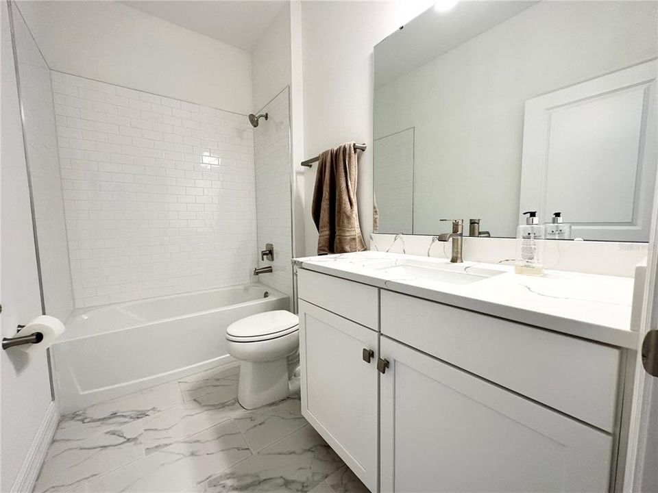 For Rent: $2,499 (3 beds, 3 baths, 1856 Square Feet)