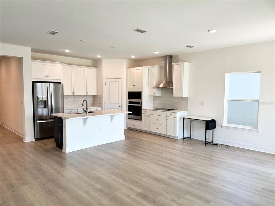 For Rent: $2,499 (3 beds, 3 baths, 1856 Square Feet)