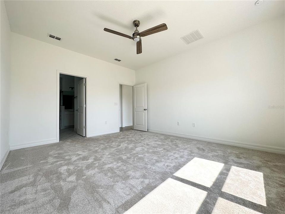 For Rent: $2,499 (3 beds, 3 baths, 1856 Square Feet)