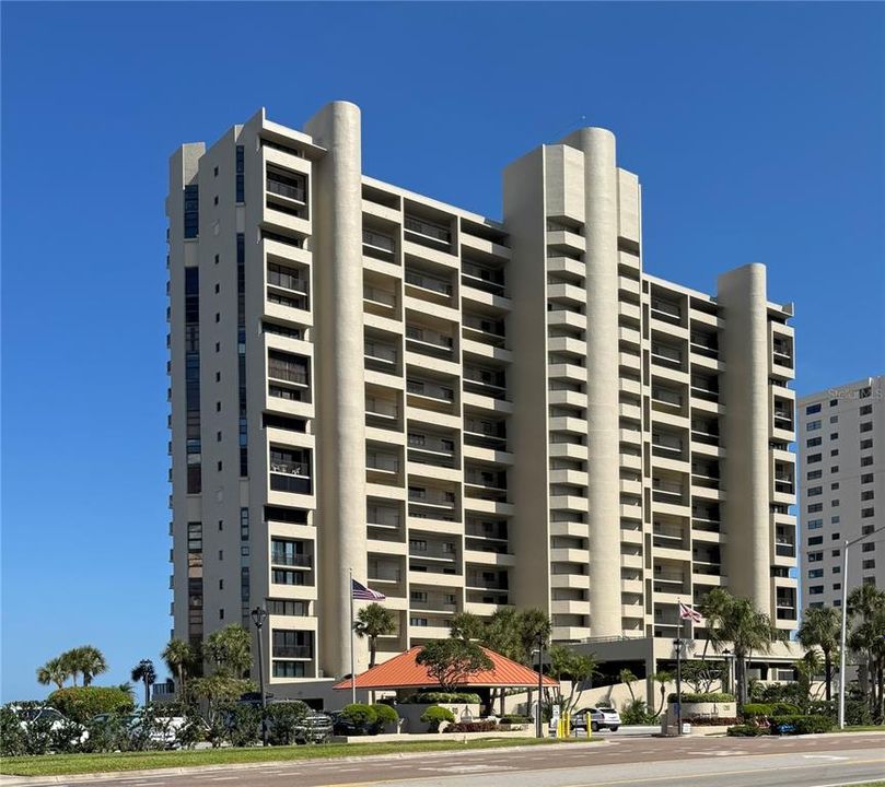 En Venta: $995,000 (2 camas, 2 baños, 1135 Pies cuadrados)