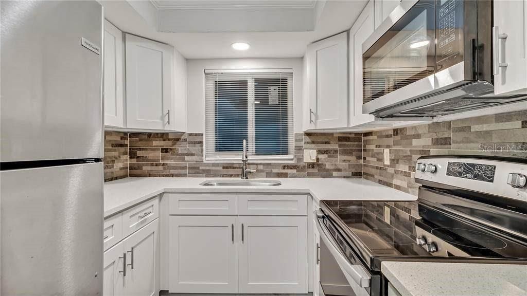 For Rent: $1,799 (2 beds, 2 baths, 1100 Square Feet)
