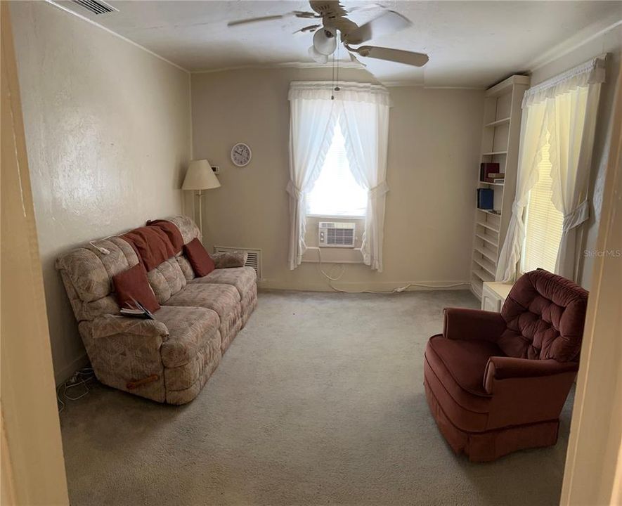 Activo con contrato: $149,900 (2 camas, 1 baños, 618 Pies cuadrados)