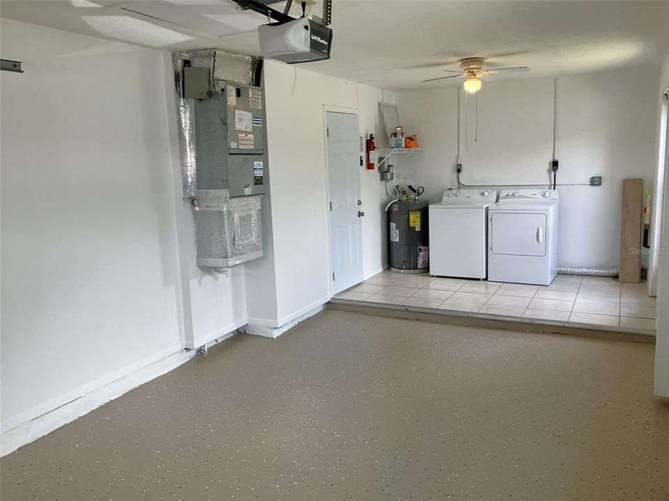 For Sale: $279,900 (2 beds, 2 baths, 1153 Square Feet)