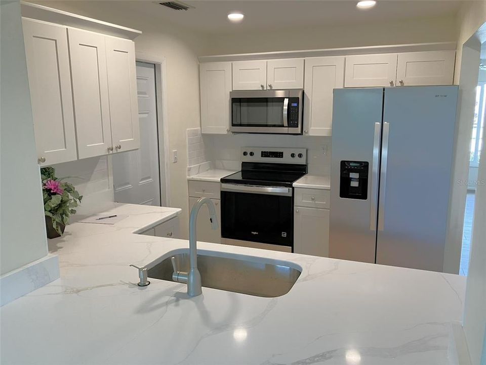 For Sale: $279,900 (2 beds, 2 baths, 1153 Square Feet)