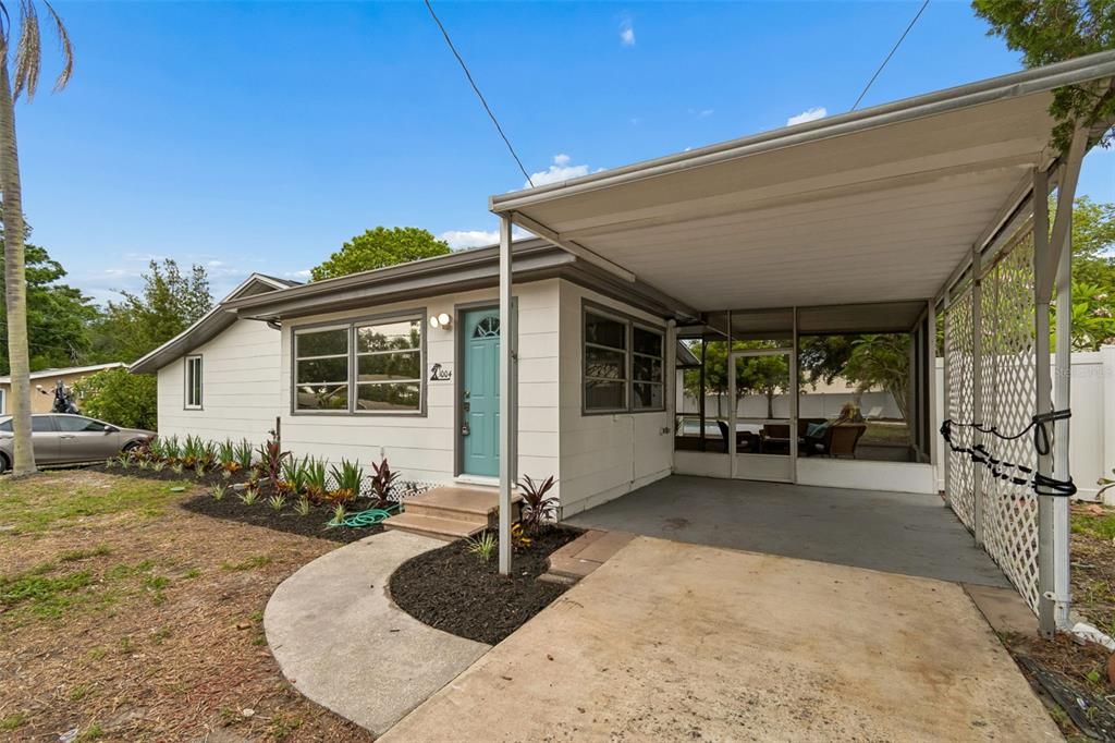 For Sale: $339,000 (2 beds, 1 baths, 1028 Square Feet)