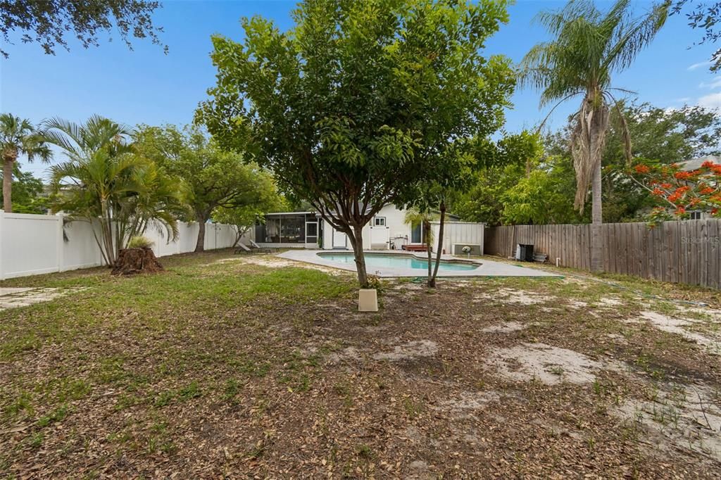 For Sale: $339,000 (2 beds, 1 baths, 1028 Square Feet)