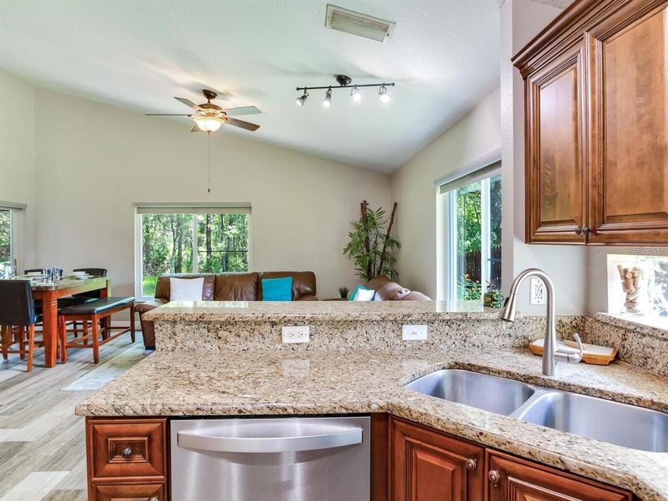 For Sale: $575,000 (3 beds, 2 baths, 1720 Square Feet)