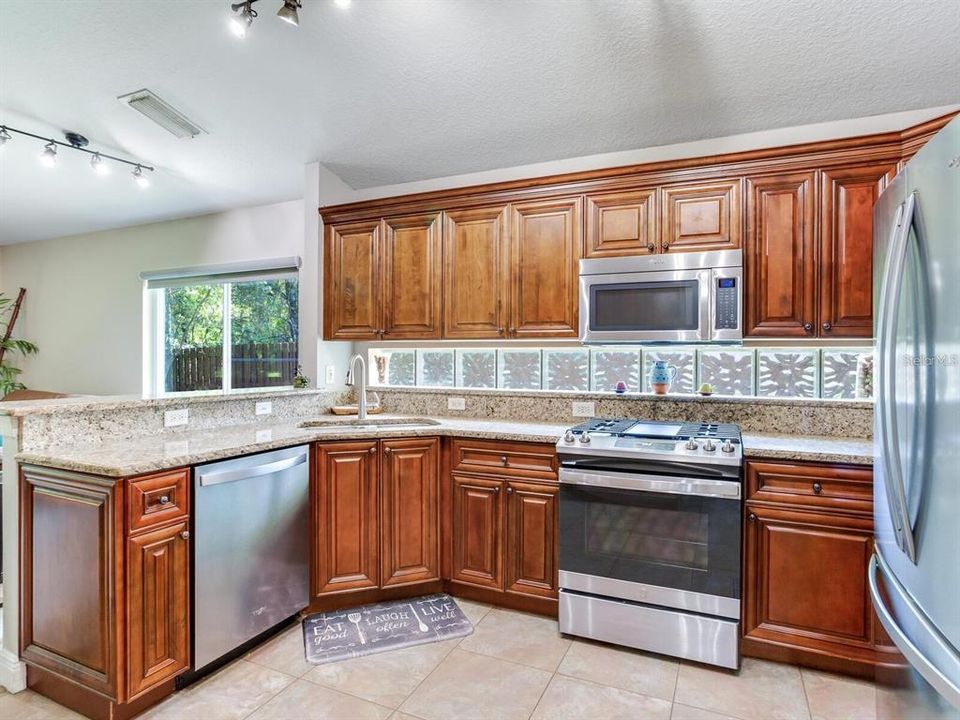 For Sale: $575,000 (3 beds, 2 baths, 1720 Square Feet)