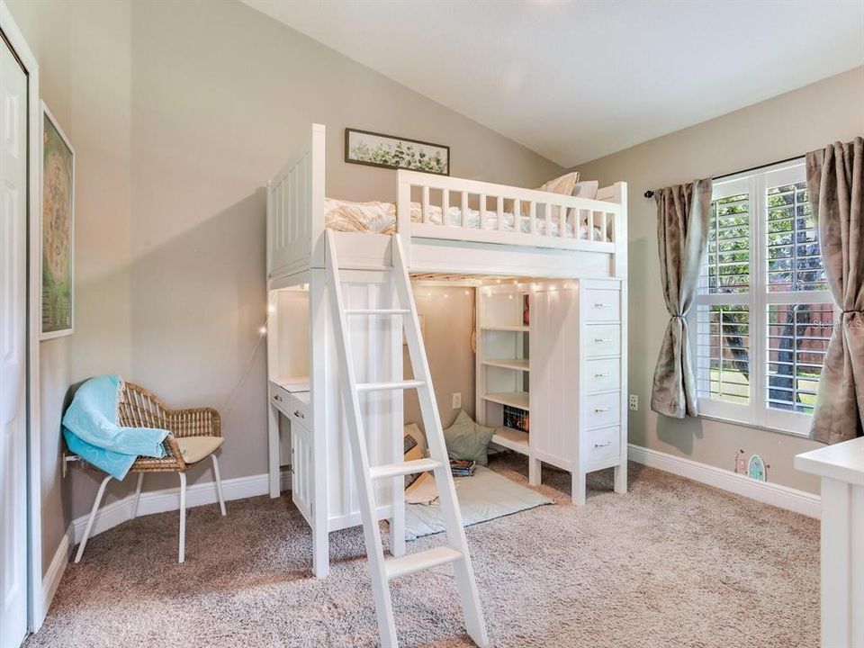 For Sale: $575,000 (3 beds, 2 baths, 1720 Square Feet)