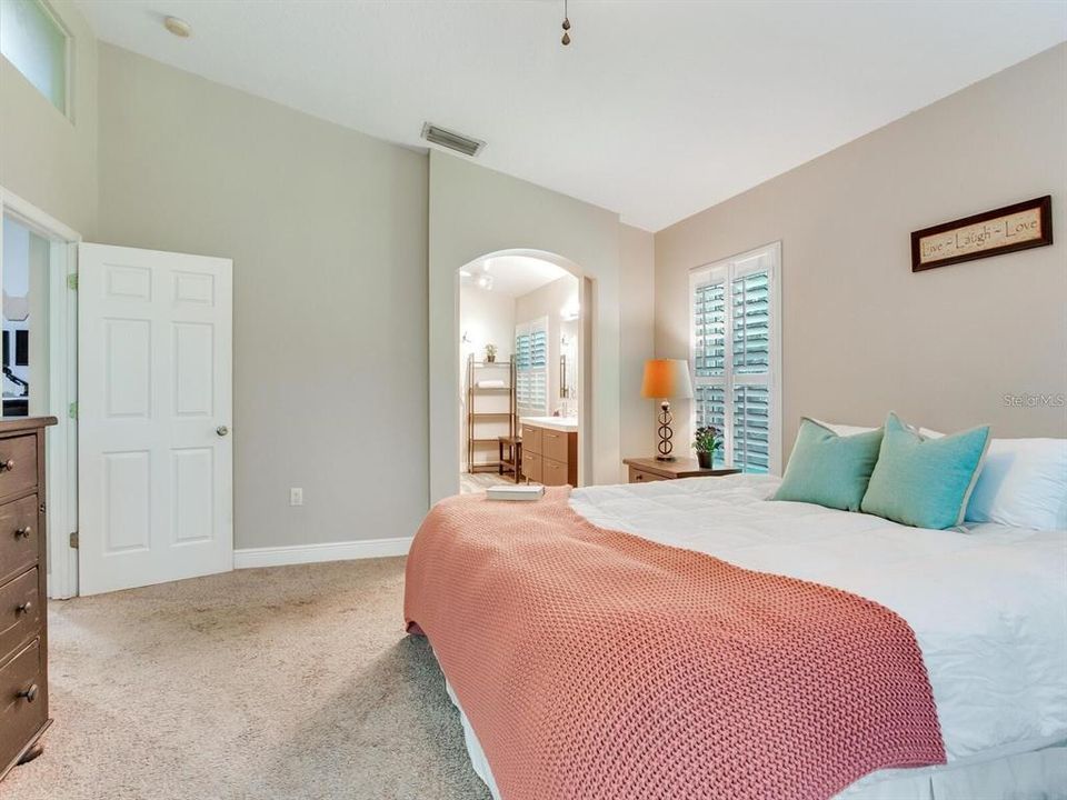 For Sale: $575,000 (3 beds, 2 baths, 1720 Square Feet)