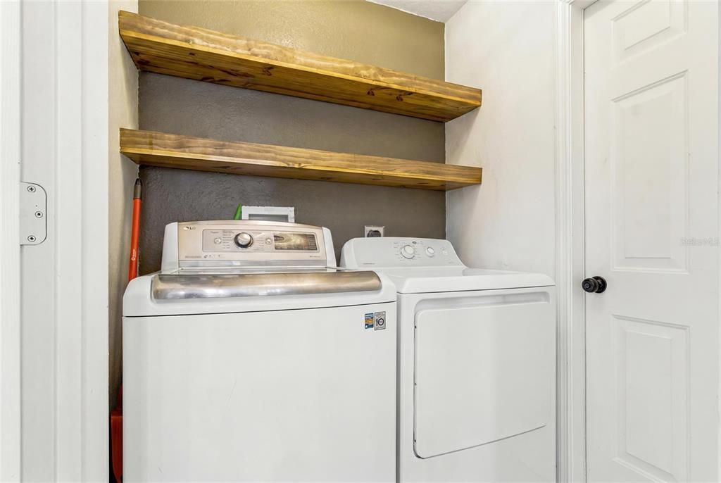 For Sale: $324,999 (3 beds, 2 baths, 1272 Square Feet)