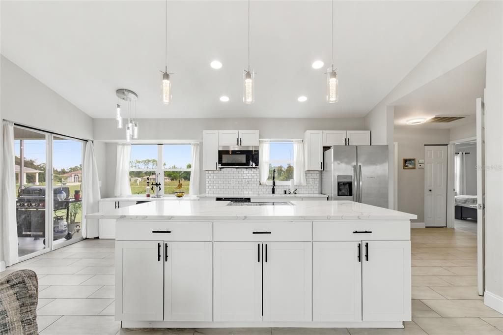 For Sale: $324,999 (3 beds, 2 baths, 1272 Square Feet)