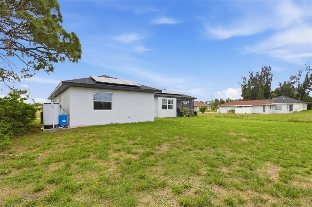 For Sale: $324,999 (3 beds, 2 baths, 1272 Square Feet)