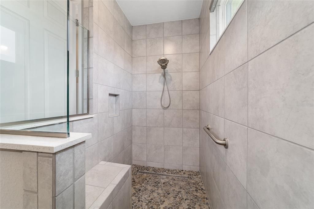 На продажу: $499,900 (2 спален, 2 ванн, 2097 Квадратных фут)