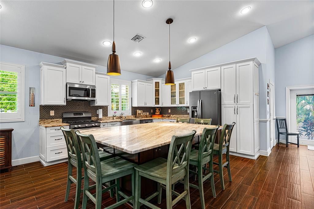 For Rent: $5,700 (3 beds, 2 baths, 2150 Square Feet)