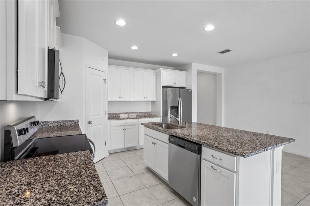 For Sale: $339,000 (4 beds, 2 baths, 1938 Square Feet)