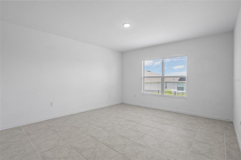 For Sale: $339,000 (4 beds, 2 baths, 1938 Square Feet)