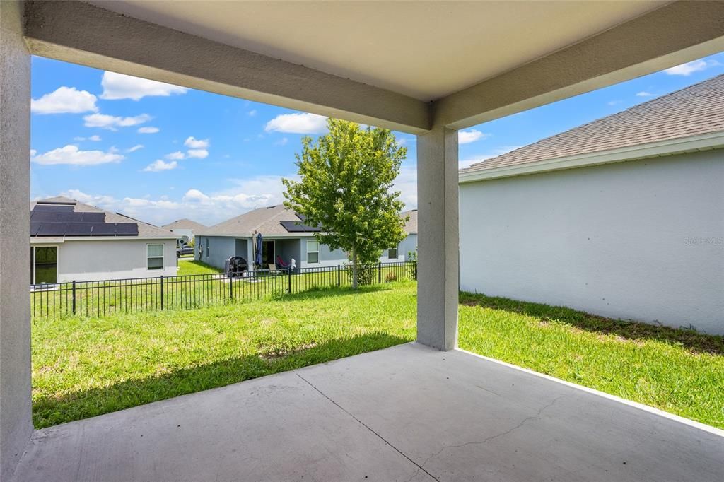 For Sale: $339,000 (4 beds, 2 baths, 1938 Square Feet)