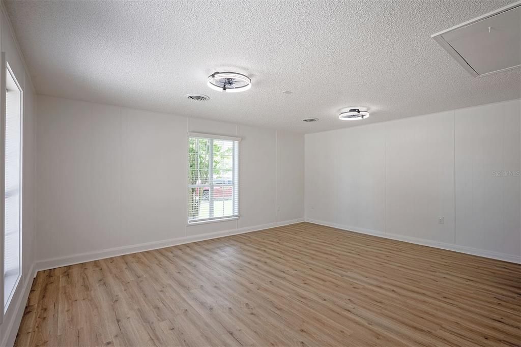 For Sale: $315,000 (4 beds, 2 baths, 1694 Square Feet)