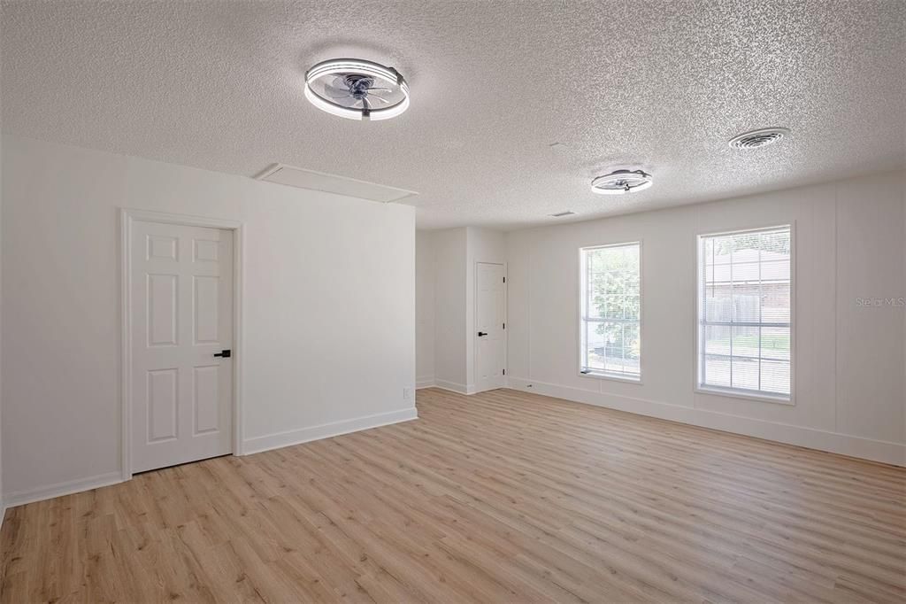 For Sale: $315,000 (4 beds, 2 baths, 1694 Square Feet)