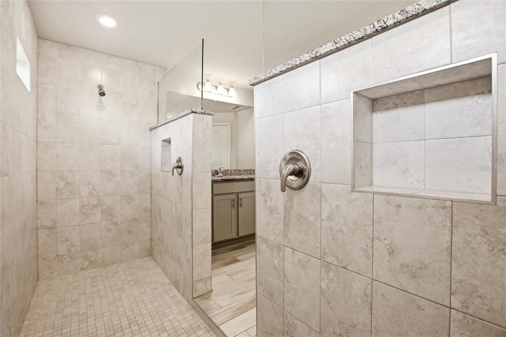 На продажу: $339,900 (4 спален, 2 ванн, 1719 Квадратных фут)