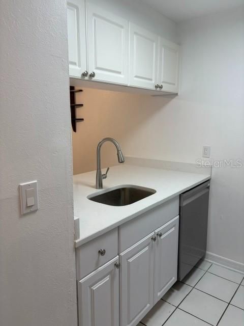 For Sale: $164,900 (2 beds, 1 baths, 813 Square Feet)