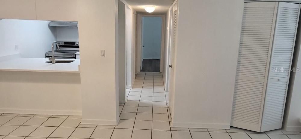 For Sale: $164,900 (2 beds, 1 baths, 813 Square Feet)