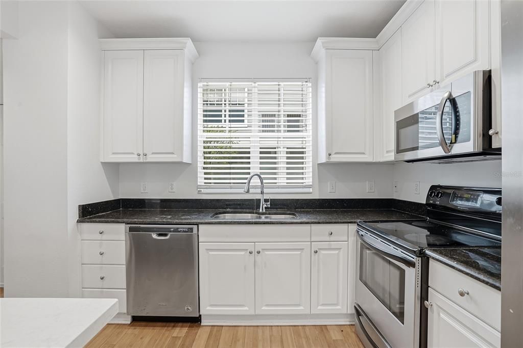 For Sale: $1,000,000 (3 beds, 3 baths, 1860 Square Feet)