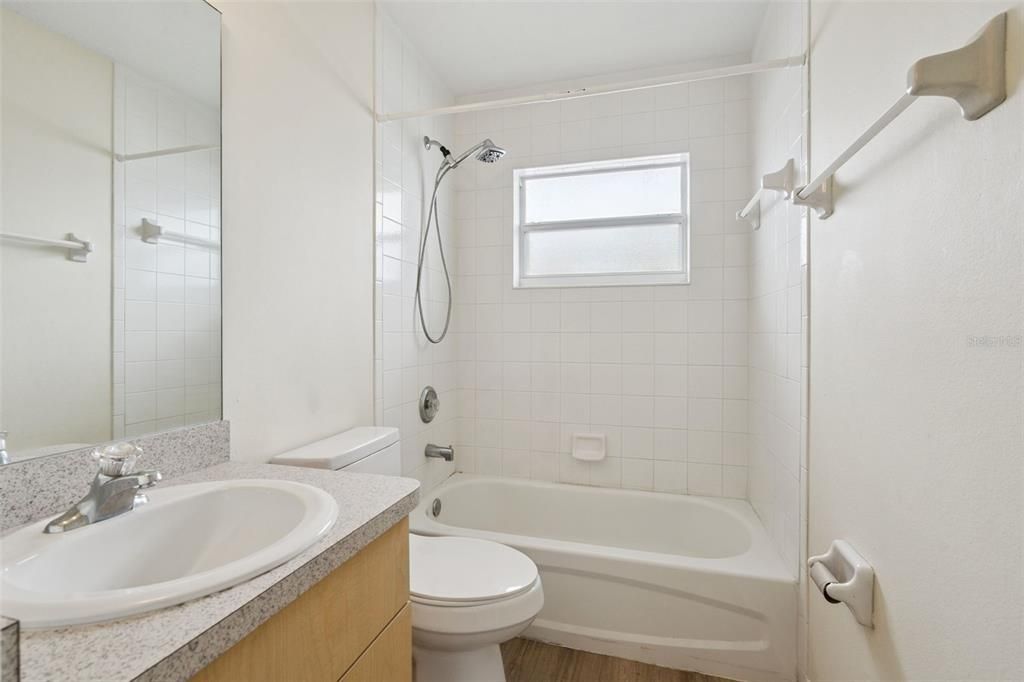 En Venta: $239,000 (3 camas, 2 baños, 1105 Pies cuadrados)