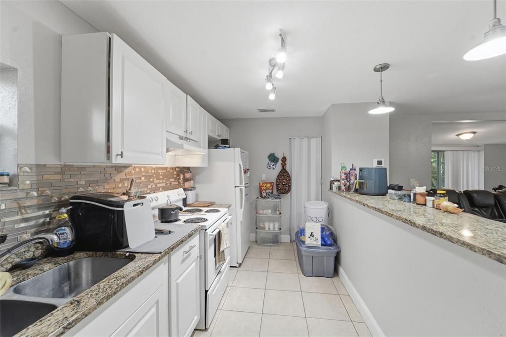En Venta: $345,000 (5 camas, 0 baños, 2249 Pies cuadrados)