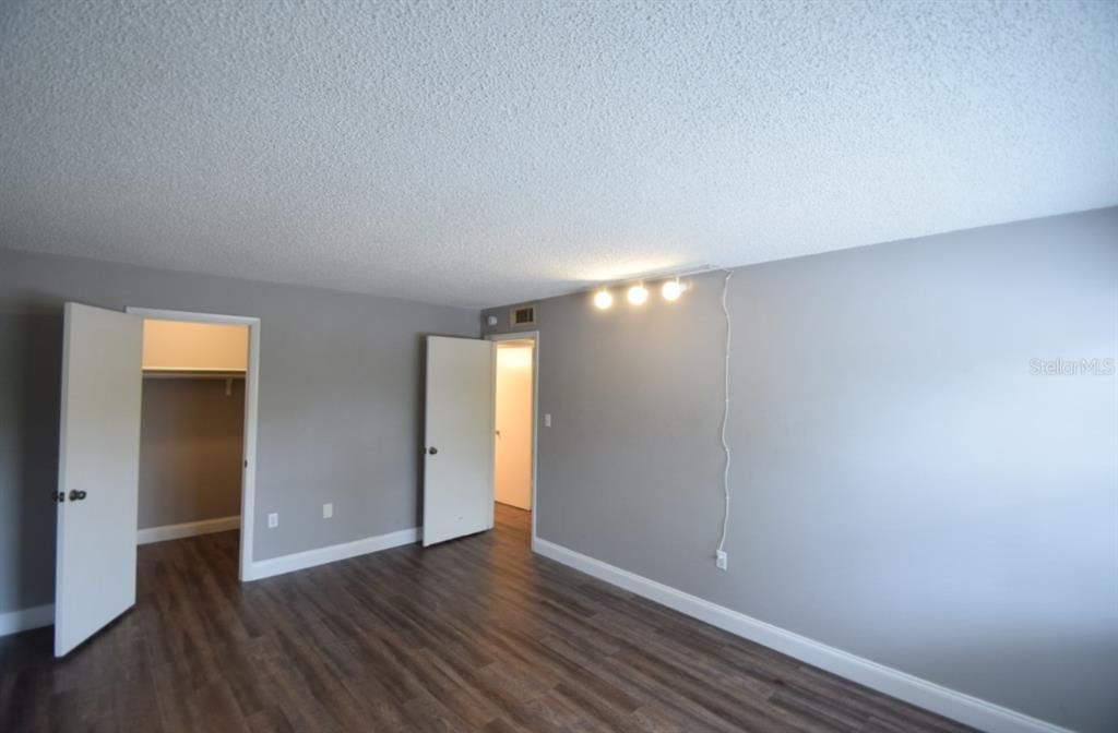 В аренду: $1,350 (2 спален, 1 ванн, 800 Квадратных фут)