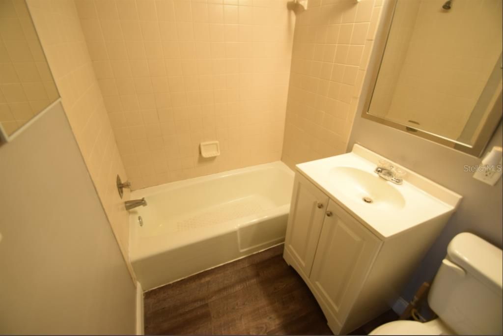 В аренду: $1,350 (2 спален, 1 ванн, 800 Квадратных фут)