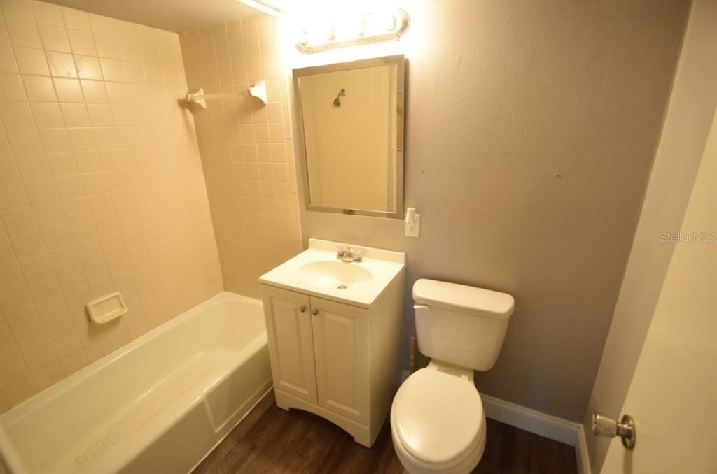 В аренду: $1,350 (2 спален, 1 ванн, 800 Квадратных фут)