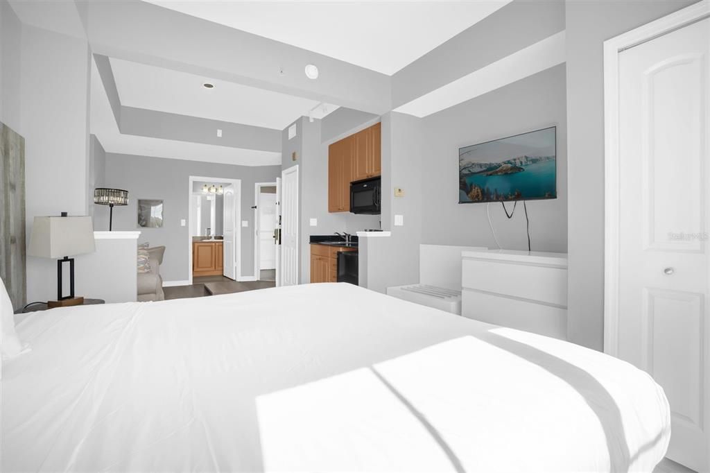 На продажу: $299,900 (2 спален, 2 ванн, 1056 Квадратных фут)