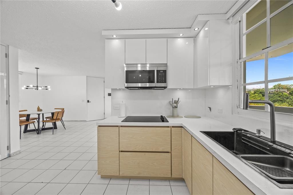 На продажу: $335,000 (3 спален, 2 ванн, 1334 Квадратных фут)
